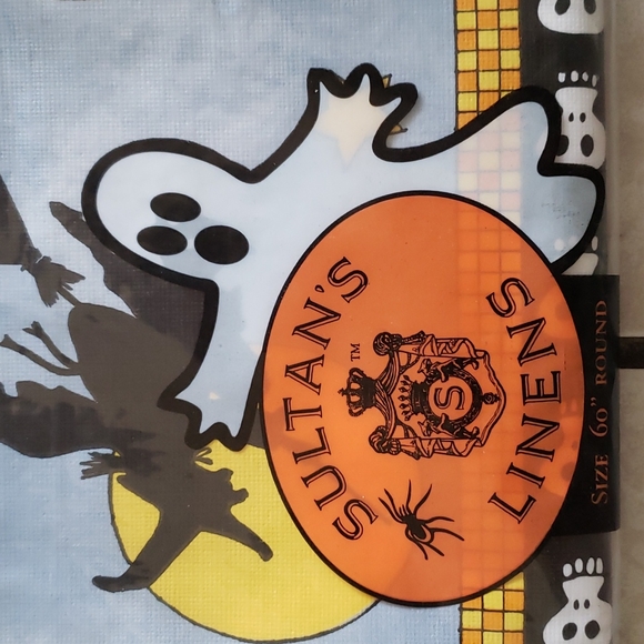 NEW Halloween Party Vinyl Tablecloth Round 60" Witch Skulls Pumpkins - Picture 4 of 4